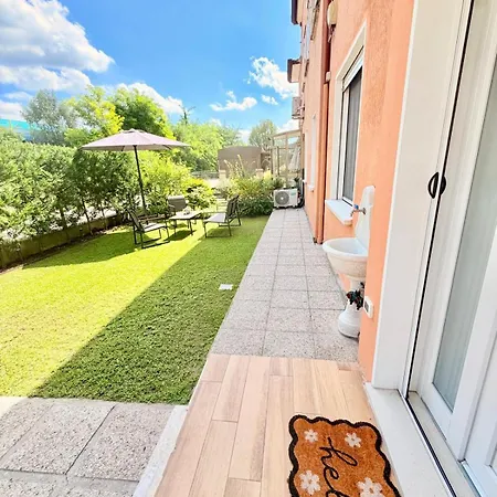 Апартаменты Padova Cottage *